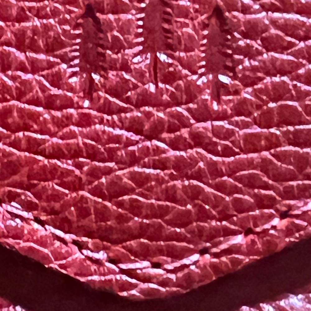 Portland Leather Goods, Parker Phone crossbody bag, 100% pebbled leather - Picture 4 of 8